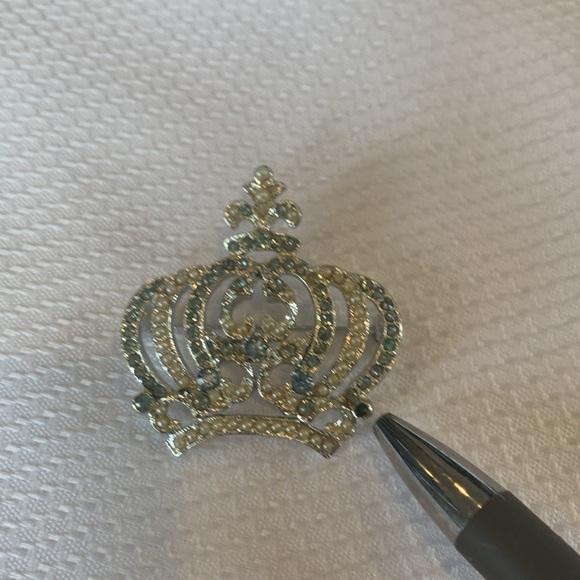 Crown Brooch Pin with Faux Pearls, Clear and Blue Crystals Set in Silver Tone - Picture 2 of 4